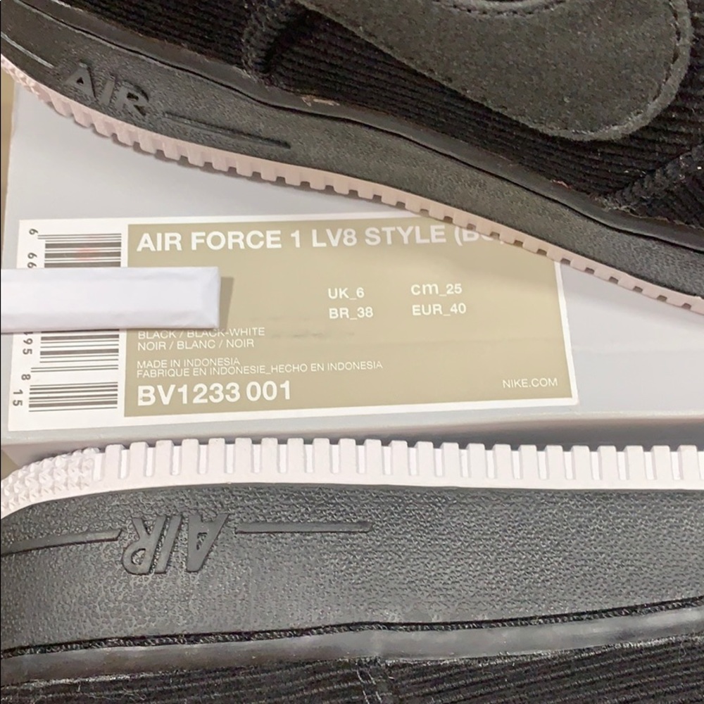 NIKE AIR FORCE 1 LV8 STYLE (GS) black/black-white - Picture 16 of 16